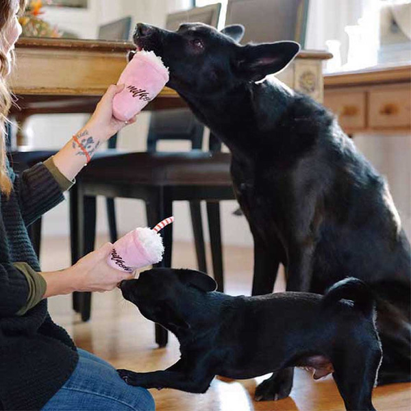 P.L.A.Y. 美式速食 奶昔