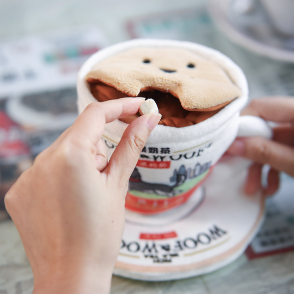 Woof² 港式奶茶⼆合⼀藏食玩具