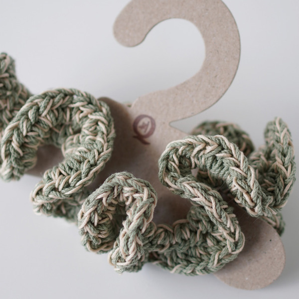 Qbabyxi pet 打摺雙色領巾